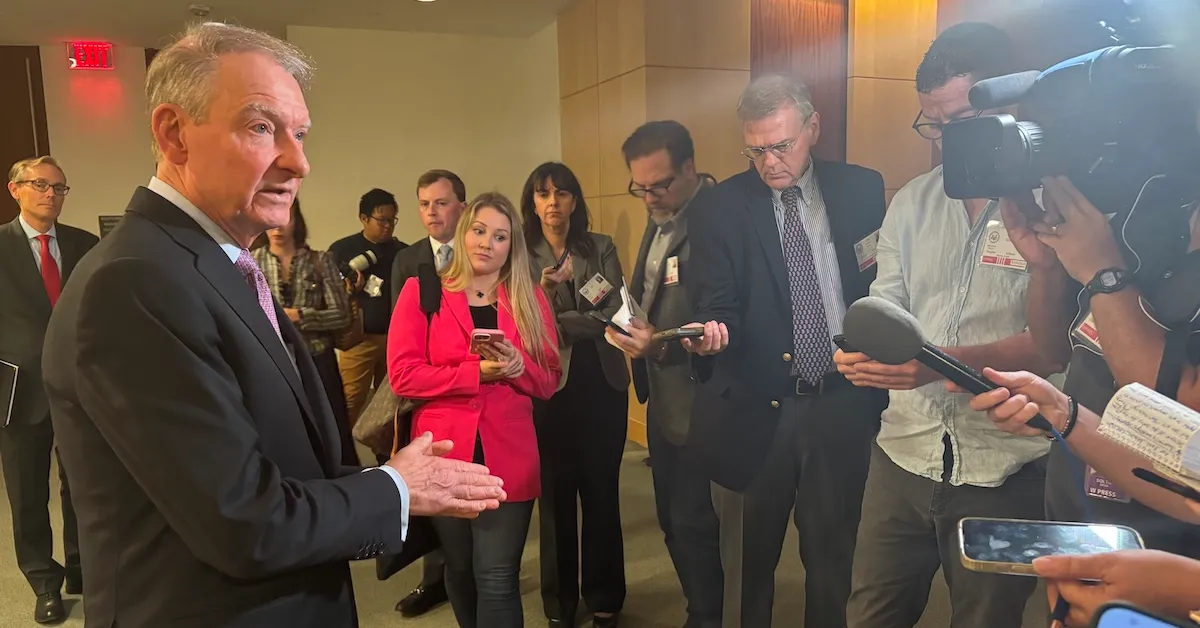 Chairman Atkins Vague On Wallet Rules