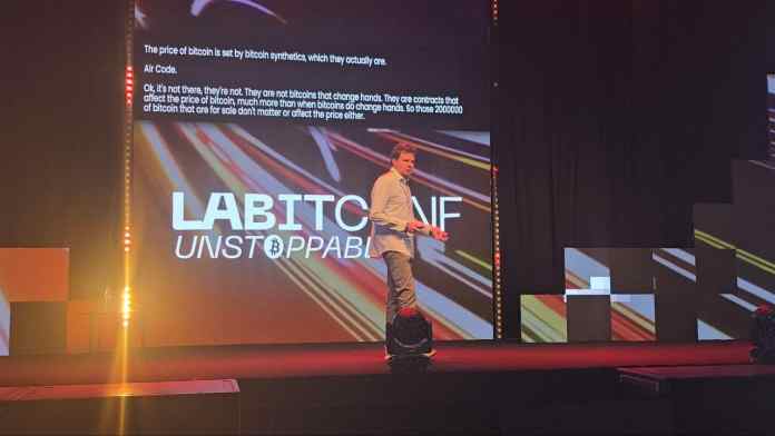 Qué mueve realmente el precio de Bitcoin: el choque entre el ethos y Wall Street